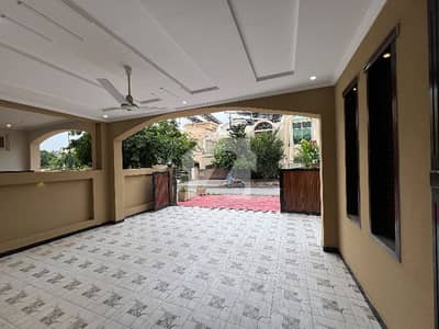 10 Marla House For Sale *IN Sector A Beautiful Location Near To Gate Near To Market Near To School
