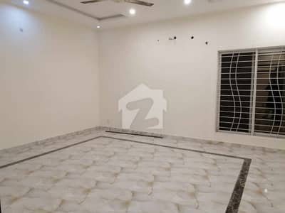 2 Kanal Commercial Building For Rent In Gulberg Main Road For School, College ,Multinational Company, Call Center, Software House, Other Company Office Any Commercial Activities