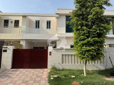 بش ایگزیکٹو ولاز ملتان میں 3 کمروں کا 5 مرلہ مکان 1.55 کروڑ میں برائے فروخت۔
