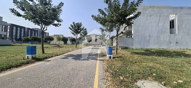 14 MARLA PRIME LOCATION PLOT Near To Nova School