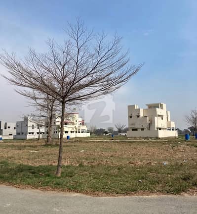 5 Marla Corner Plot Facing Green Belt For Sale In DHA 9 Town Block E Plot No. 371 | Open Views | Triple Advantage Location