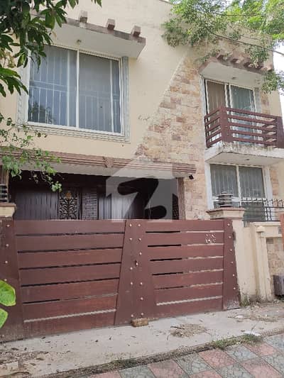 G-13/1 St 105 Corner House 25x40 Kanal Extra Land Sun Face For Sale