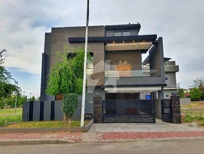 بحریہ ٹاؤن فیز 8 ۔ سیکٹر ایف - 1 بحریہ ٹاؤن فیز 8,بحریہ ٹاؤن راولپنڈی,راولپنڈی میں 5 کمروں کا 10 مرلہ مکان 3.7 کروڑ میں برائے فروخت۔ بحریہ ٹاؤن فیز 8 ۔ سیکٹر ایف - 1 بحریہ ٹاؤن فیز 8,بحریہ ٹاؤن راولپنڈی,راولپنڈی میں 5 کمروں کا 10 مرلہ مکان 3.7 کروڑ میں برائے فروخت۔