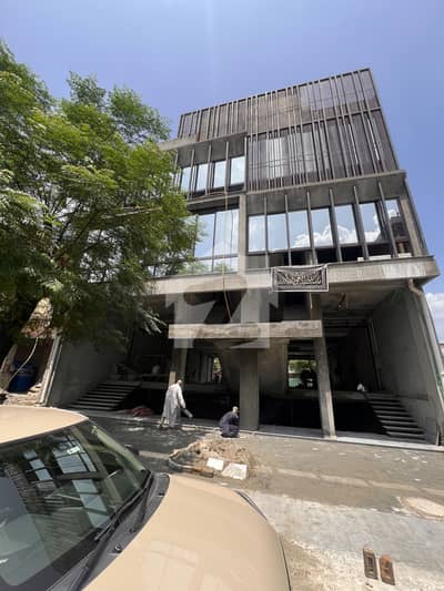 BRAND NEW COMMERCIAL BUILDING FOR RENT