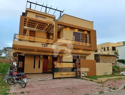 بحریہ ٹاؤن فیز 8 ۔ بلاک ای بحریہ ٹاؤن فیز 8,بحریہ ٹاؤن راولپنڈی,راولپنڈی میں 5 کمروں کا 10 مرلہ مکان 3.5 کروڑ میں برائے فروخت۔ بحریہ ٹاؤن فیز 8 ۔ بلاک ای بحریہ ٹاؤن فیز 8,بحریہ ٹاؤن راولپنڈی,راولپنڈی میں 5 کمروں کا 10 مرلہ مکان 3.5 کروڑ میں برائے فروخت۔