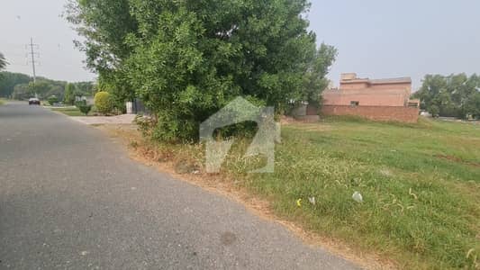 ONE KANAL PLOT LOW BUDGET HOT LOCATION PLOT FOR SALE IN LOCATED DHA PHASE 7 BLOCK T