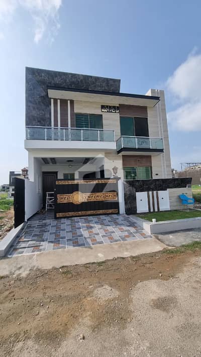 ممتاز سٹی اسلام آباد میں 5 کمروں کا 6 مرلہ مکان 3.2 کروڑ میں برائے فروخت۔ ممتاز سٹی اسلام آباد میں 5 کمروں کا 6 مرلہ مکان 3.2 کروڑ میں برائے فروخت۔