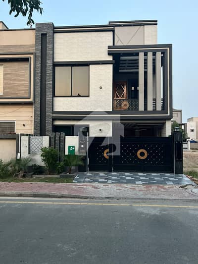 بحریہ ٹاؤن - شیرشاہ بلاک بحریہ ٹاؤن ۔ سیکٹر ایف,بحریہ ٹاؤن,لاہور میں 3 کمروں کا 5 مرلہ مکان 2.6 کروڑ میں برائے فروخت۔ بحریہ ٹاؤن - شیرشاہ بلاک بحریہ ٹاؤن ۔ سیکٹر ایف,بحریہ ٹاؤن,لاہور میں 3 کمروں کا 5 مرلہ مکان 2.6 کروڑ میں برائے فروخت۔