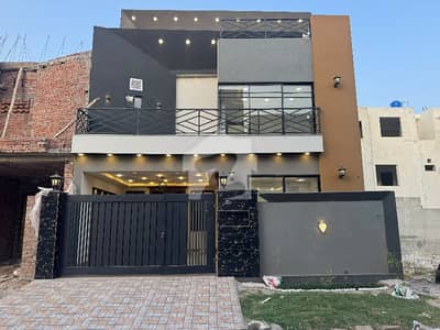 بش ایگزیکٹو ولاز ملتان میں 4 کمروں کا 5 مرلہ مکان 2.17 کروڑ میں برائے فروخت۔