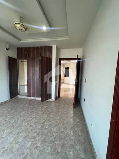 2 Bed Flat Available for Rent in E-11, Islamabad - Near Market.