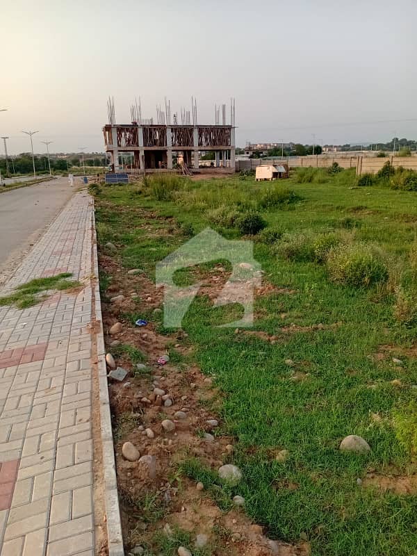 8 Marla Commercial Plot 8 Marla Commercial Plot