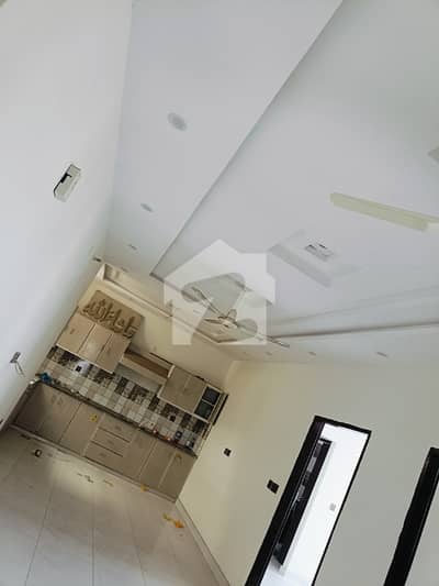 FLAT AVAILABLE FOR RENT IN JUBILEE TOWN HOT LOCATION FOR FAMILY AND BACHELORS