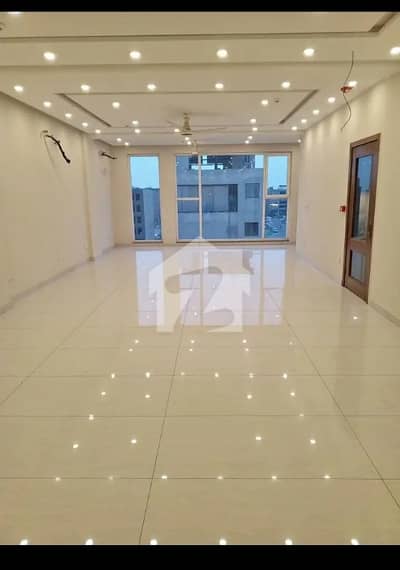 5 MARLA COMMERCIAL HALL FOR RENT