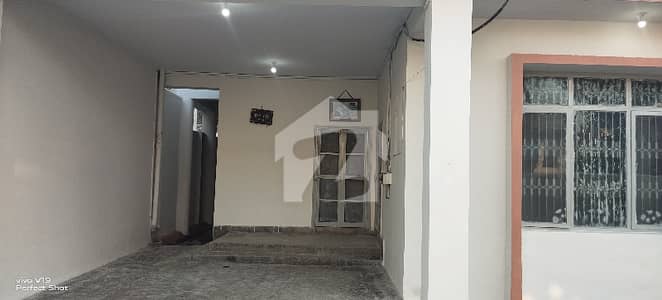 A Prime Location 1 Kanal House Located In Defence Officer Colony Is Available For Rent