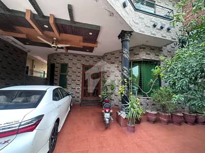 FACING PARK 10 MARLA DOUBLE STOREY HOUSE FOR SALE IN PUNJAB COOPERATTIE HOUSING SOCIETY