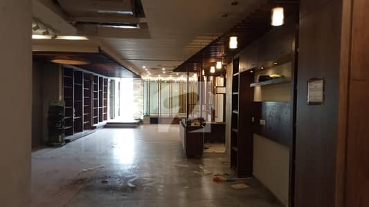 MAIN UNIVERSITY ROAD TWO SHOWROOM AVAILABLE FOR RENT MAIN UNIVERSITY ROAD TWO SHOWROOM AVAILABLE FOR RENT