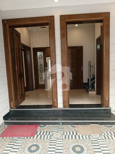 10 MARLA BRAND NEW PORTION FOR RENT IN LAHORE. 10 MARLA BRAND NEW PORTION FOR RENT IN LAHORE.