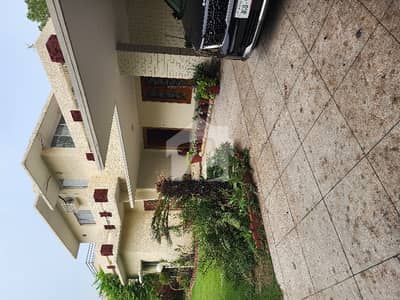 Muslim Town 2 kanal Single 3 bad D/D TVL Kitchen parking office ky ly ideal