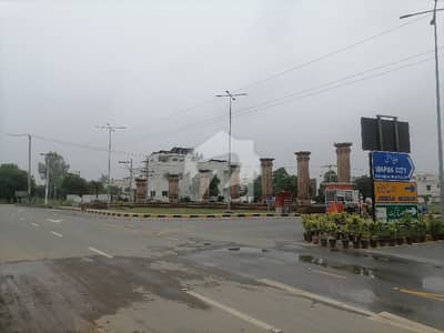 10 Marla Good Location Plot For Sale In Block M