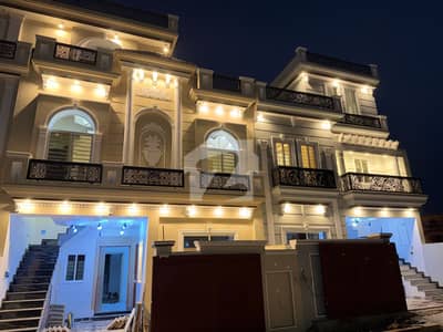 نیو سٹی فیز 2 نیو سٹی,واہ میں 7 کمروں کا 5 مرلہ مکان 1.75 کروڑ میں برائے فروخت۔