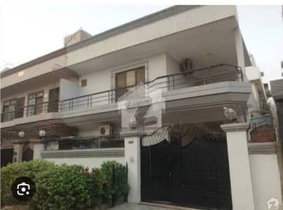 Bungalow For Sale 600 Sq Yards Double Storey Corner Ideal Location Near To Main Road