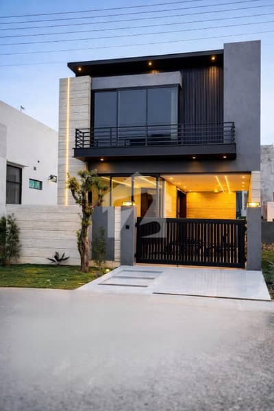 5 MARLA BRAND NEW HOUSE IN DHA 11 RAHBAR