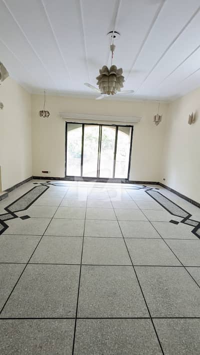 1 Kanal Upper Portion Available For Rent On Canal Road Near To Doctors Hospital 1 Kanal Upper Portion Available For Rent On Canal Road Near To Doctors Hospital