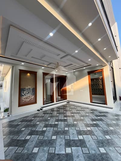 ٹاپ سٹی 1 اسلام آباد میں 6 کمروں کا 10 مرلہ مکان 4.8 کروڑ میں برائے فروخت۔