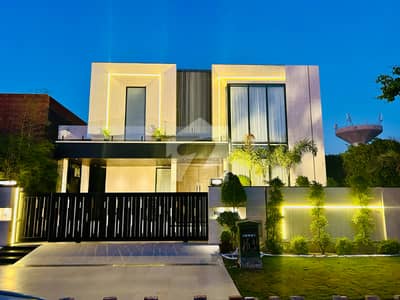 10 Marla House Near To Park For Sale