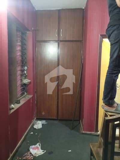 1st floor flat available for rent 1bad attached bathroom TV launch kitchen