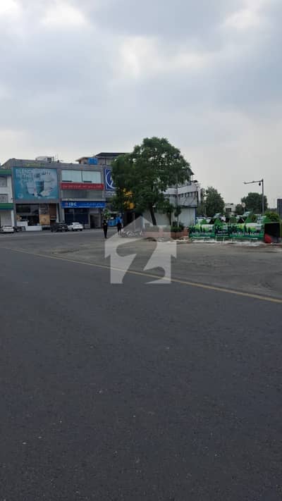 ڈی ایچ اے فیز 2 ڈی ایچ اے ڈیفینس,لاہور میں 8 مرلہ عمارت 14.5 کروڑ میں برائے فروخت۔