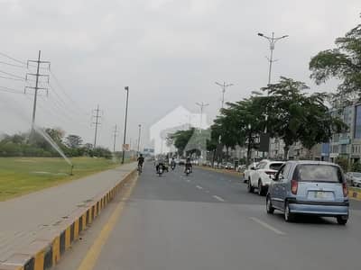 Prime Location House Of 1 Kanal Is Available For sale In DHA Phase 7 - Block R, Lahore