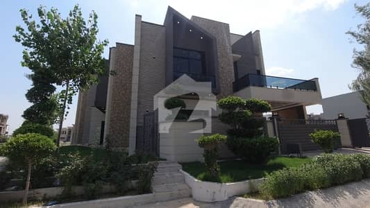 فیصل ٹاؤن - ایف ۔ 18 اسلام آباد میں 7 کمروں کا 15 مرلہ مکان 8.45 کروڑ میں برائے فروخت۔