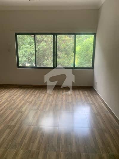 FOR RENT Fully Renovated 4-Bedrooms Double Storey House F_6/3 FOR RENT Fully Renovated 4-Bedrooms Double Storey House F_6/3