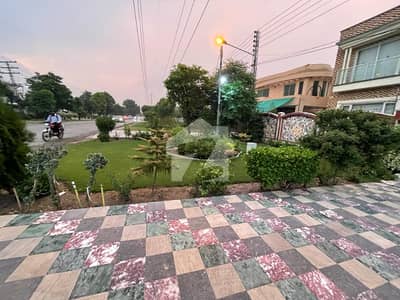 ڈی ایچ اے فیز 8 - بلاک یو ڈی ایچ اے فیز 8,ڈی ایچ اے ڈیفینس,لاہور میں 1 کنال رہائشی پلاٹ 7.5 کروڑ میں برائے فروخت۔ ڈی ایچ اے فیز 8 - بلاک یو ڈی ایچ اے فیز 8,ڈی ایچ اے ڈیفینس,لاہور میں 1 کنال رہائشی پلاٹ 7.5 کروڑ میں برائے فروخت۔