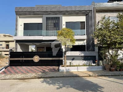 Top City 1 Brand New Laxuary 35*65(10 Marla) House For Sale