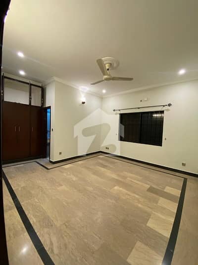 G13 50x90 Upper Portion Available For Rent