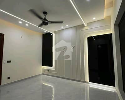 In Central Park Housing Scheme Of Central Park Housing Scheme, A 10 Marla House Is Available In Central Park Housing Scheme Of Central Park Housing Scheme, A 10 Marla House Is Available