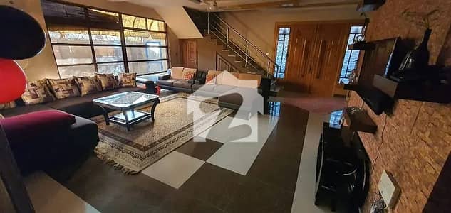3 KANAL FarmHouse For Rent
