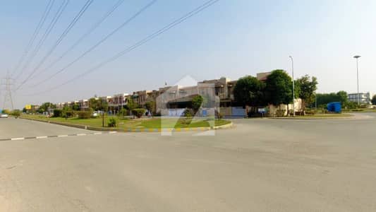 لیک سٹی۔ سیکٹر ایم 7 ۔ بلاک سی 1 لیک سٹی ۔ سیکٹرایم ۔ 7,لیک سٹی,رائیونڈ روڈ,لاہور میں 5 مرلہ Studio رہائشی پلاٹ 1.3 کروڑ میں برائے فروخت۔