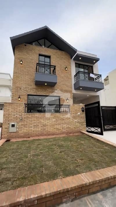 House For Rent In Beautiful D-12/4