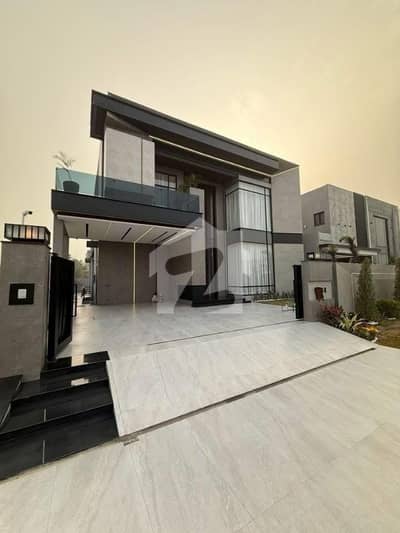 1 Kanal Elegant Design Bungalow Up For Sale