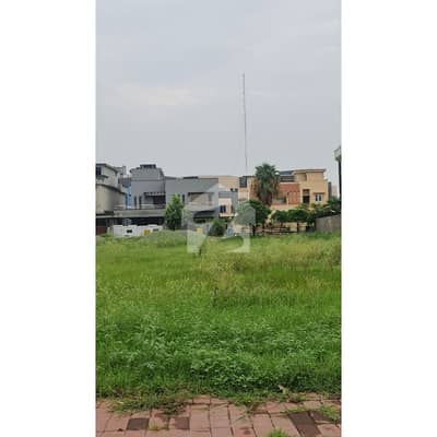 1 Kanal Beautiful Location Plot For Sale 1 Kanal Beautiful Location Plot For Sale