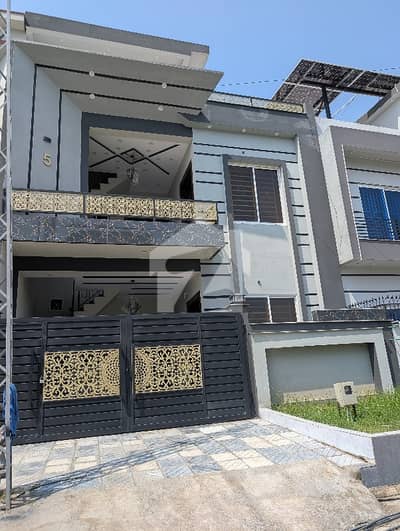جناح گارڈنز فیز 1 جناح گارڈنز,ایف ای سی ایچ ایس,اسلام آباد میں 4 کمروں کا 5 مرلہ مکان 2.5 کروڑ میں برائے فروخت۔