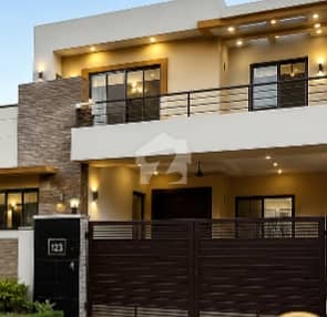 Prime Location In PECHS Block 2 House Sized 200 Square Yards For sale