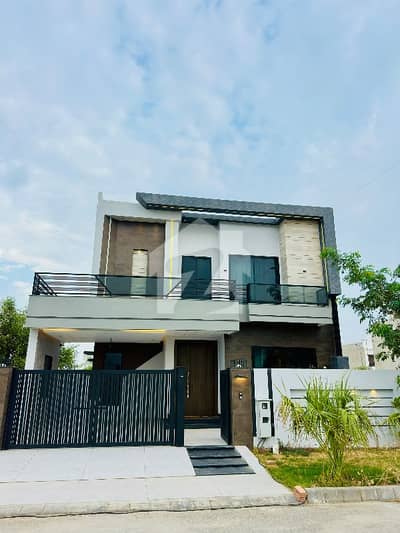 10 Marla Ultra Modern Luxury House Available In Sector C