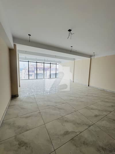 شرف آباد گلشنِ اقبال ٹاؤن,کراچی میں 4 مرلہ Studio دفتر 3.7 کروڑ میں برائے فروخت۔