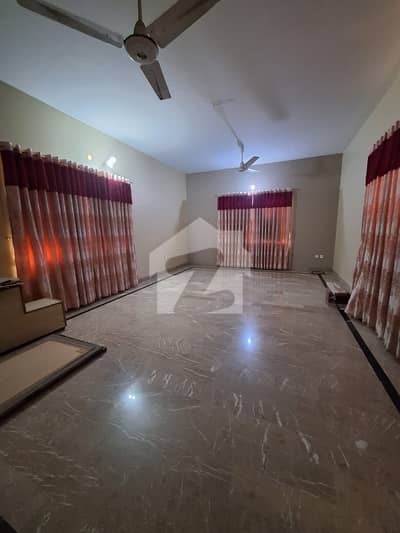 Well Maintained Lower Portion For Rent