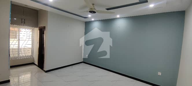 ONE KANAL GROUND PORTION AVAILABLE FOR RENT ALL FACILITIES AVAILABLE SAPERATE GAS METER