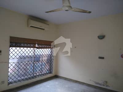 HOUSE FOR RENT IN F-7